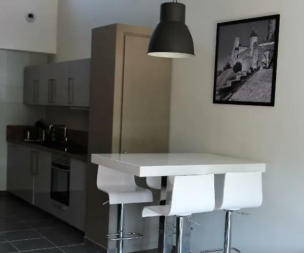 Le Voltaire * Каркассон